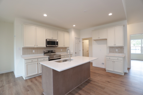 Ellwood Kitchen - Warm Neutral Finishes