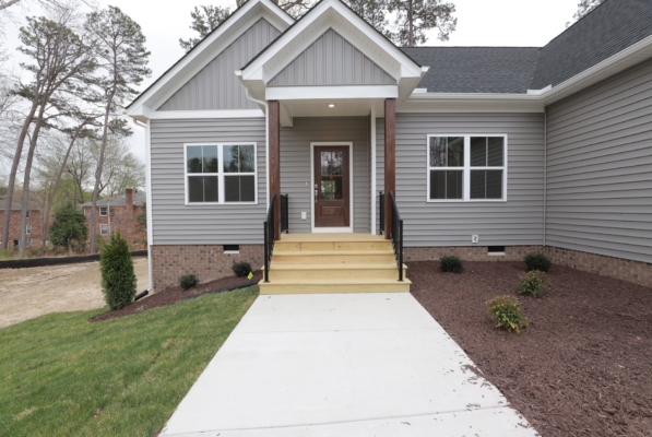 Ellwood Plan - Farmhouse Elevation